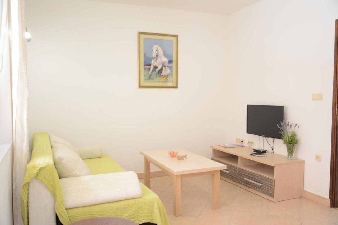 Apartments Marina Ražanac 外观 照片